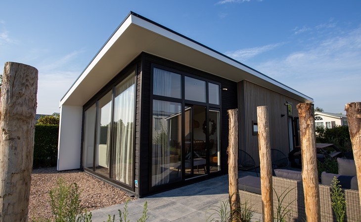 Chalet Strandloper L09 met privé tuin nabij zee en strand 1