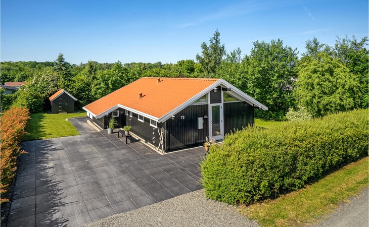 Awesome home in Juelsminde with kitchen 1