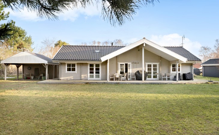 4 bedroom lovely home in Sjællands Odde 1