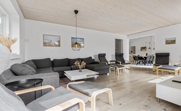 6 bedroom nice home in Glesborg 3