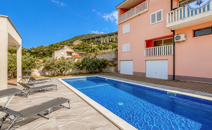 6 bedroom gorgeous apartment in Vrgorac 1