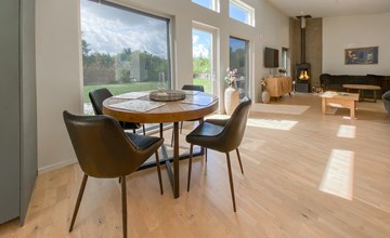 Lovely home in Färjestaden 2