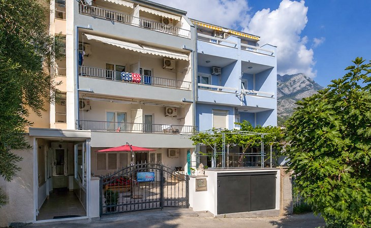 Cozy apartment in Baska Voda with house sea view 1
