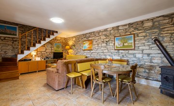 2 bedroom gorgeous home in Buje 2