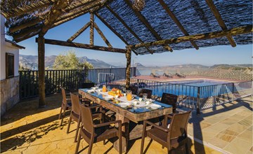 Cozy home in Iznájar with kitchen 3