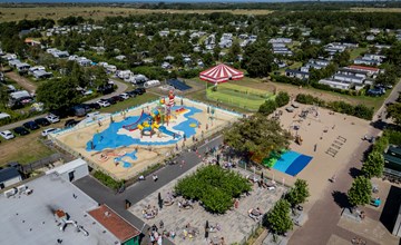 Chalet Schelp - Camping Duinhoeve Zeeland | omheind en licht | Maireweg 7 3