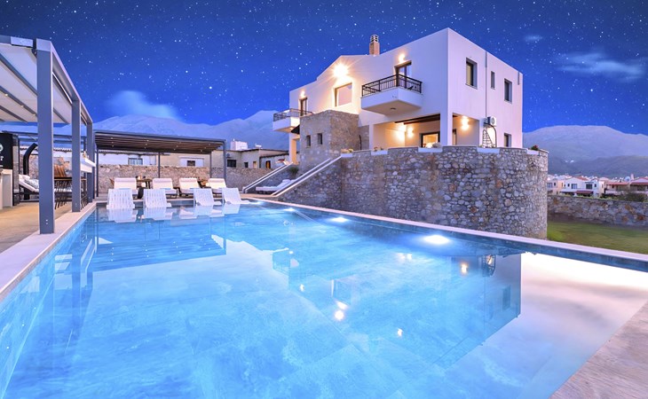 Grey Grand Villa Privater Pool 1