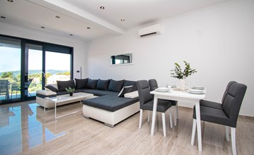 Nice apartment in Brodarica with sauna 3