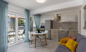 Moderne Wohnung in Crikvenica mit Pool 2