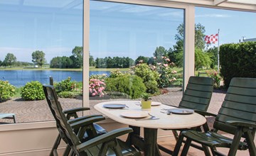 Cozy home in Stevensweert with house sea view 2