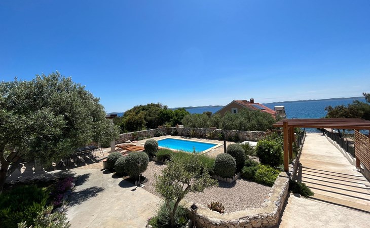 Modernes Ferienhaus Robinson in Dobropoljana 1