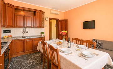 4 bedroom pet friendly apartment in Saline Joniche 3