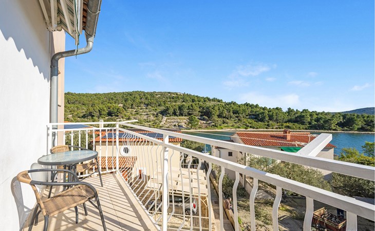 1 bedroom nice apartment in Pirovac 1