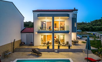 für 7 Personen und 1 Kind in Segotici, Istrien (Südküste von Istrien) 3