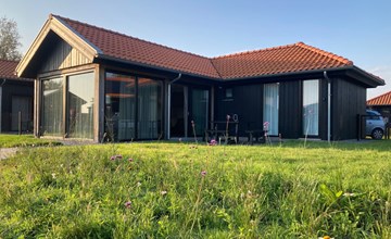 Chalet Ufergrundstück mit eigenem Angelplatz 2