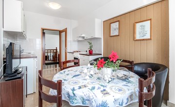 Gorgeous apartment in Novi Vinodolski 3