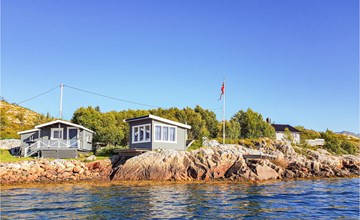 Awesome home in Laukvik with kitchen 2