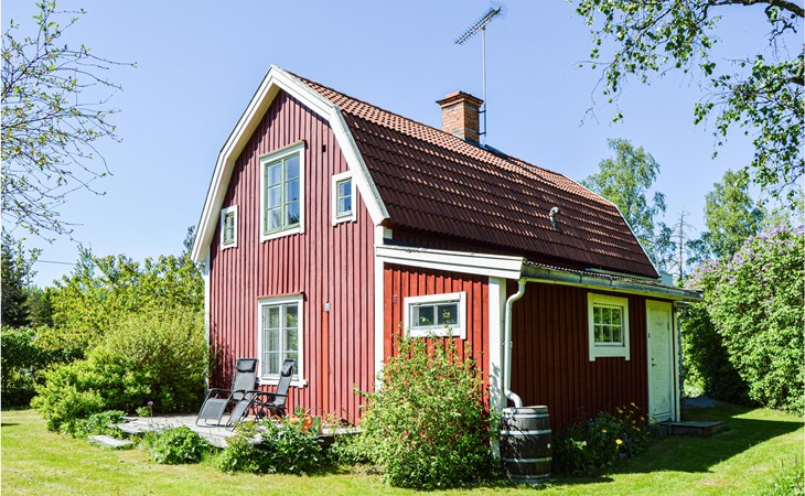 Awesome home in Hallstavik with WiFi 1