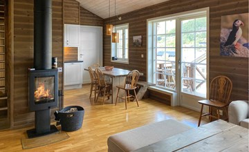 2 bedroom cozy apartment in Stranda 3
