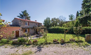 4 bedroom stunning home in Martinjski 2