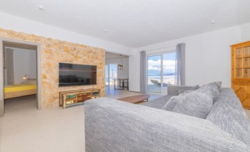 Cozy apartment in Lukovo 3