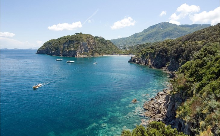 4 bedroom nice home in Ischia 1