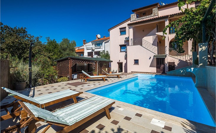 Holiday Biba 1