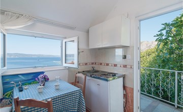 Stunning apartment in Omis 3