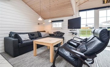 Stunning home in Rønde with kitchen 2