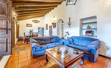 2 bedroom nice home in Mijas 3