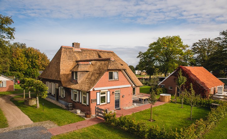 Luxuriöse Gruppenunterkunft mit Sauna und Whirlpool | 14 Pers. 1