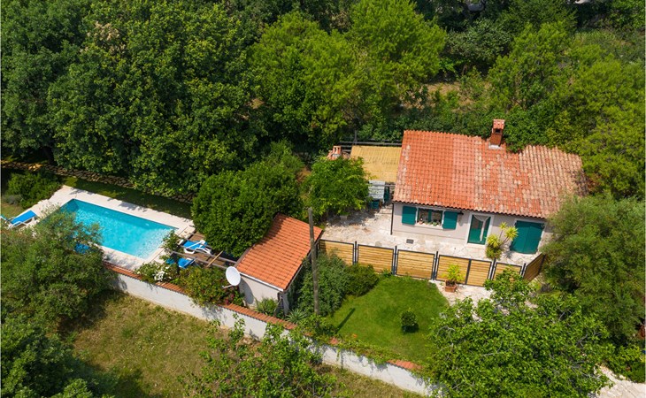 Awesome home in Medulin with kitchen 1