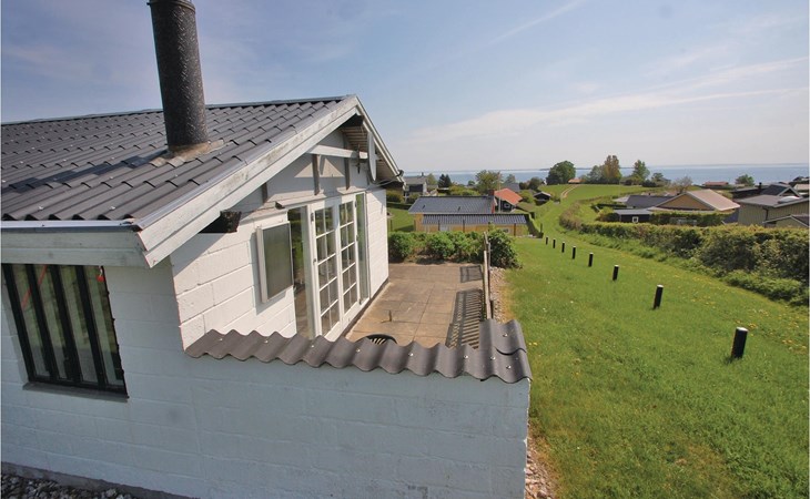2 bedroom pet friendly home in Hejls 1