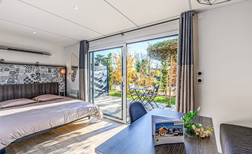 Hôtel'o 3 - L'ibis rouge 2