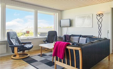 Awesome home in Allinge 3