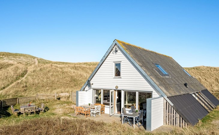 "Kurt" - 75m from the sea 1