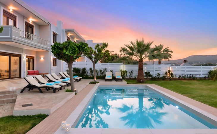 Sunlight Villa mit beheiztem Pool 1