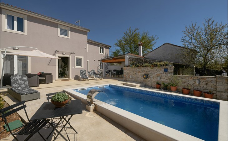 Stunning home in Fradelani with WiFi 1