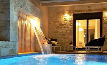 Gut ausgestattete Villa mit Pool und privatem Garten 2