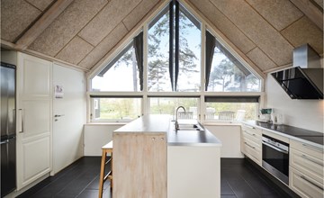 Gorgeous home in Ebeltoft with kitchen 3