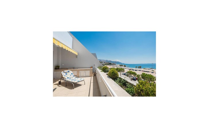 3 bedroom beautiful apartment in Split 1