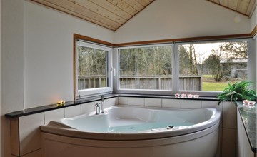Beautiful home in Ringkøbing with WiFi 3