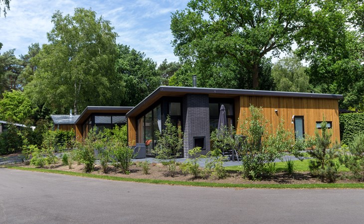 Bos Lodge Eco 55 4 Personen mit Hottub 1