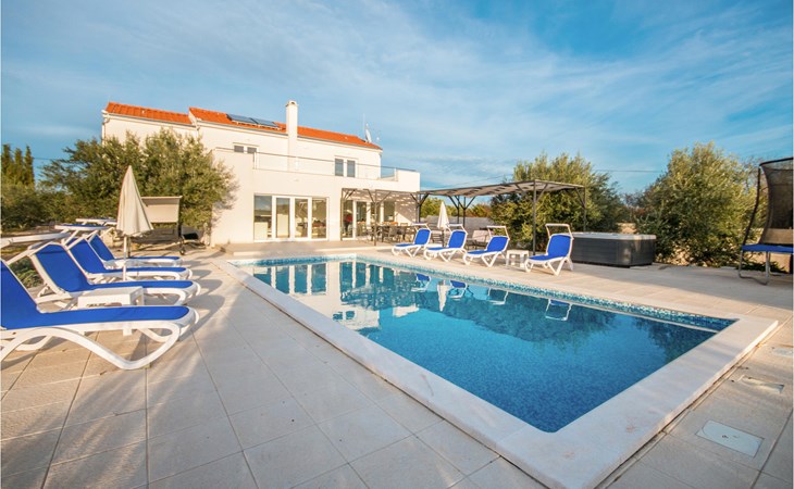 Lovely home in Radosinovci with WiFi 1
