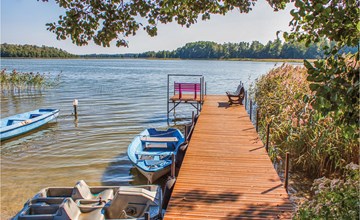 Cozy home in Orzysz with lake view 2