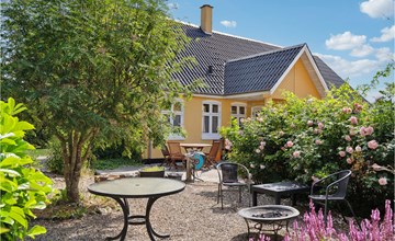 4 bedroom nice home in Nyborg 2