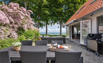 Awesome home in Dronningmølle with WiFi 3