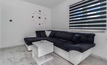 1 bedroom lovely apartment in Otocac 2