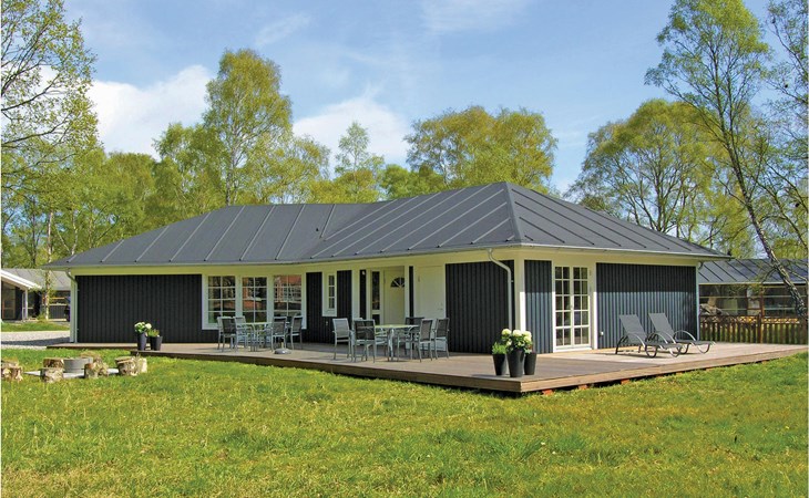 4 bedroom cozy home in Grenaa 1