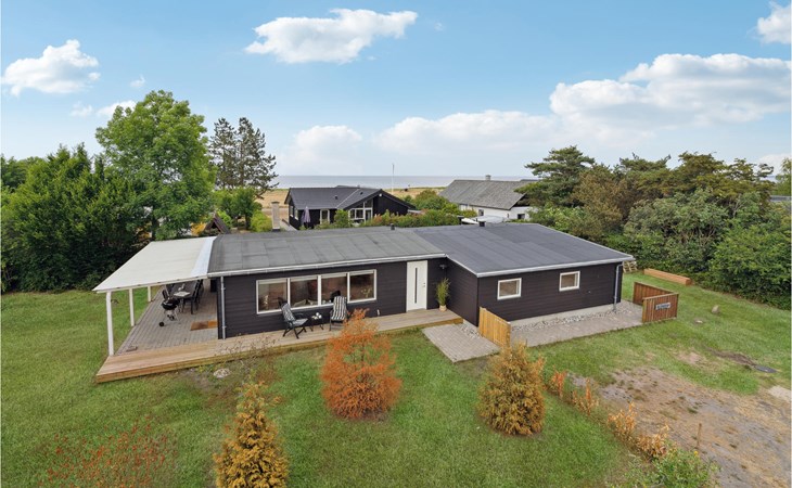 5 bedroom nice home in Asperup 1